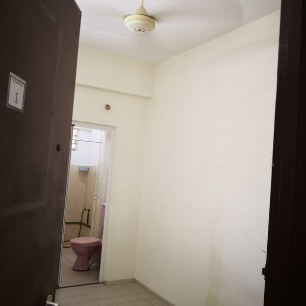 Flat for Sale at Desa Selatan - Katherine Khoo - Bathroom - PropertyGuru.com.my
