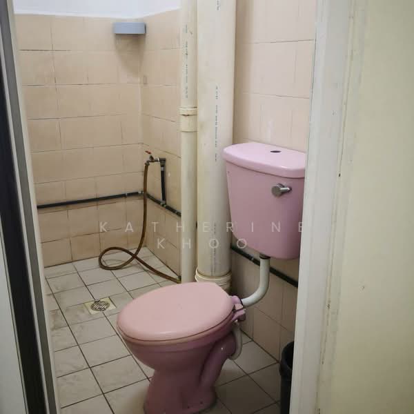 Flat for Sale at Desa Selatan - Katherine Khoo - Bathroom - PropertyGuru.com.my