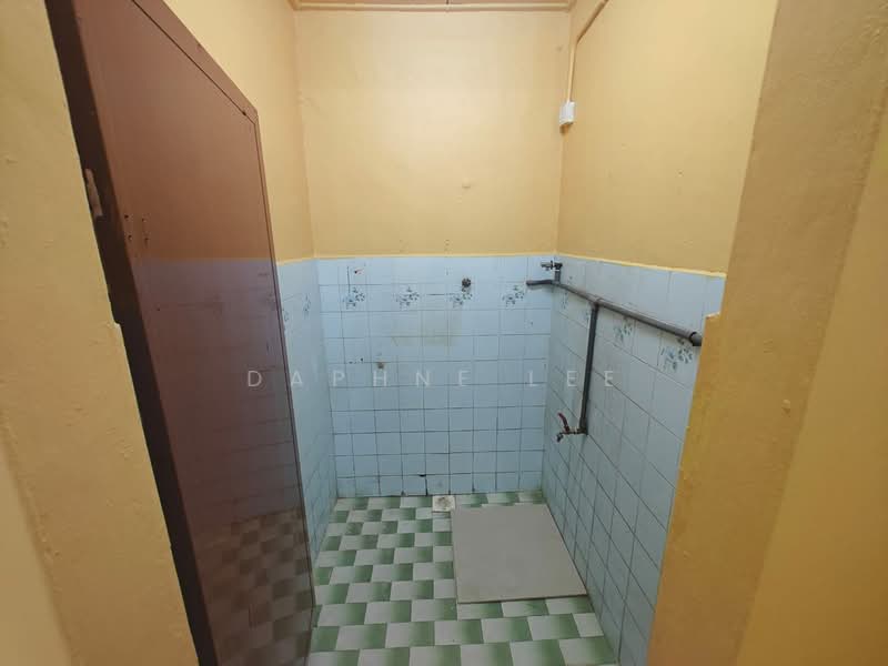 Taman Johor Jaya untuk Untuk Disewa - RM 1,500 /bulan, Apr 2026 - Bathroom - PropertyGuru.com.my