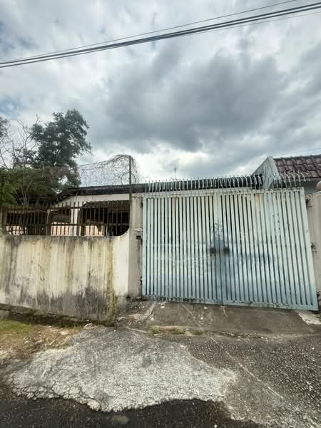 Semi-Detached House for Sale in Taman Johor (Tampoi) - Pauline Ng - Exterior - PropertyGuru.com.my