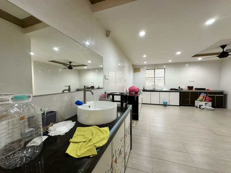 Taman Seroja, Kulim untuk Untuk Dijual - RM 540,000, Apr 2026 - Kitchen - PropertyGuru.com.my