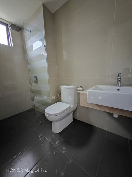 Service Residence for Sale at United Point (Residensi Berpadu) - Joshua Tee - Bathroom - PropertyGuru.com.my