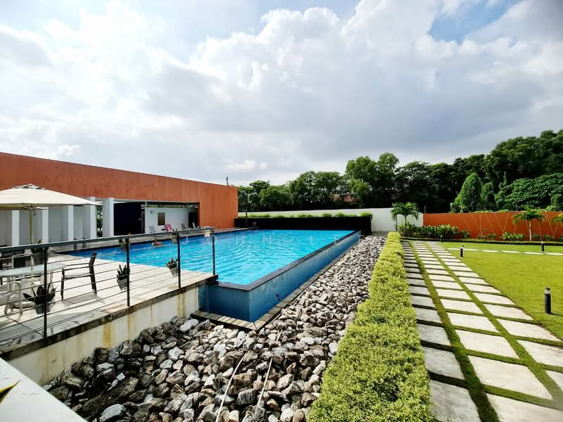 Lake Edge Puchong 2.5 Storey House For Sale 22x100 untuk Untuk Dijual - RM 1,500,000, Mac 2026 - Pool - PropertyGuru.com.my