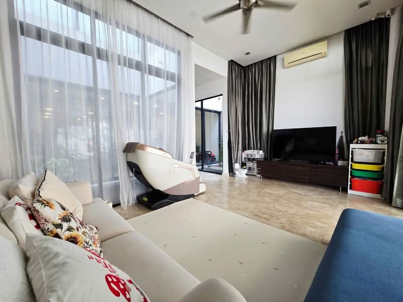 Lake Edge Puchong 2.5 Storey House For Sale 22x100 untuk Untuk Dijual - RM 1,500,000, Mac 2026 - Living Room - PropertyGuru.com.my