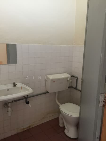 Rumah Teres 2 Tingkat untuk Dijual di Taman Pandan Perdana (Ampang) - Ginie Tan - Bathroom - PropertyGuru.com.my