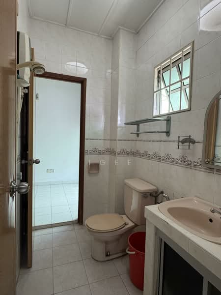 2-storey Terraced House for Sale in Bukit Rahman Putra (Sungai Buloh) - PeiGee . - Bathroom - PropertyGuru.com.my