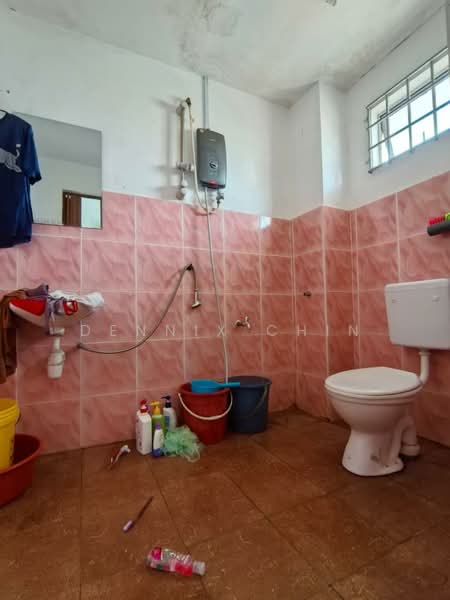 2-storey Terraced House for Sale in Taman Koperasi Cuepacs (Cheras) - Dennix Chin - Bathroom - PropertyGuru.com.my
