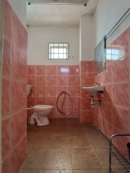 2-storey Terraced House for Sale in Taman Koperasi Cuepacs (Cheras) - Dennix Chin - Bathroom - PropertyGuru.com.my