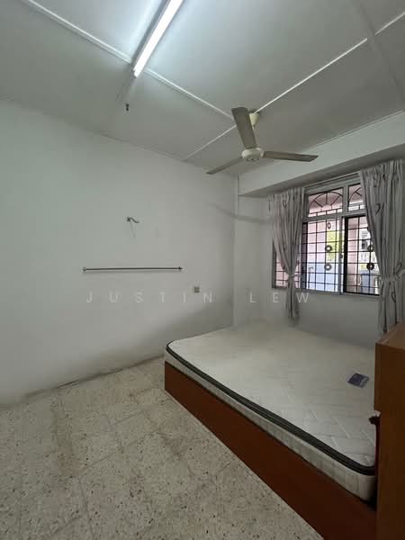 Rumah Teres 1 Tingkat untuk Dijual di Taman Rasah Jaya - Justin Lew - Bedroom - PropertyGuru.com.my
