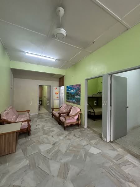 Rumah Teres 1 Tingkat untuk Dijual di Taman Rasah Jaya - Justin Lew - Living Room - PropertyGuru.com.my