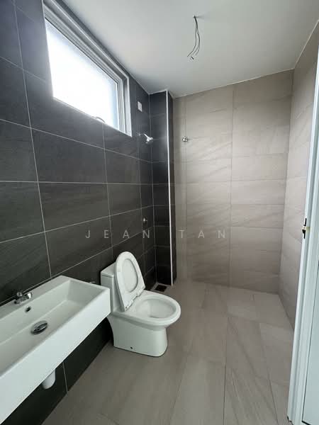 Bungalow for Sale in Bemban (Melaka) - Jean Tan - Bathroom - PropertyGuru.com.my