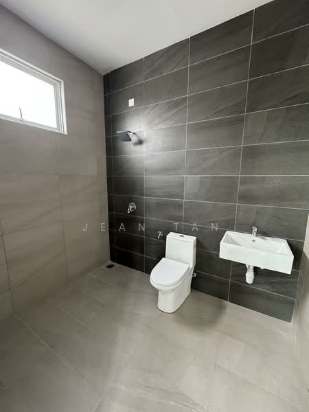 Bungalow for Sale in Bemban (Melaka) - Jean Tan - Bathroom - PropertyGuru.com.my