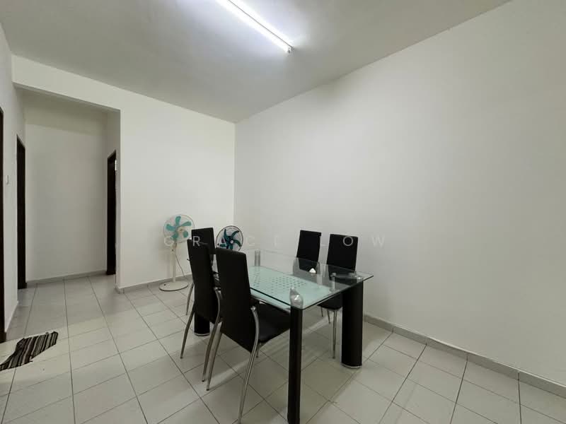 Townhouse for Rent in Senai (Johor) - Grace Low - Dining Room - PropertyGuru.com.my