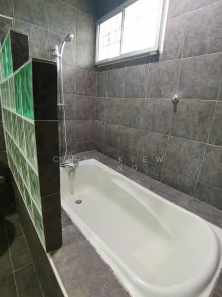 Semi-Detached House for Sale in Kuantan (Pahang) - Chai Kiew Tiong - Bathroom - PropertyGuru.com.my