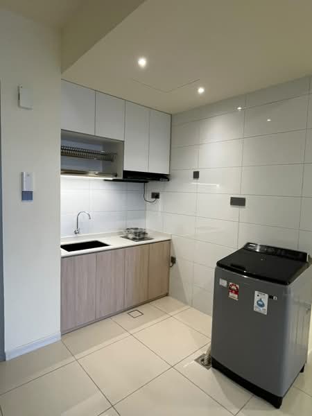 Servis Apartment untuk Disewa di The Era @ Duta North - Benson Ng - Kitchen - PropertyGuru.com.my