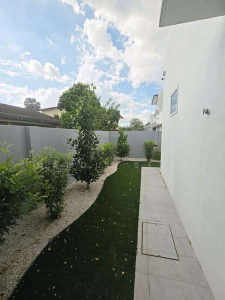 Semi-Detached House for Rent in Tiger Lane (Ipoh) - Marcus Seng - Garden - PropertyGuru.com.my