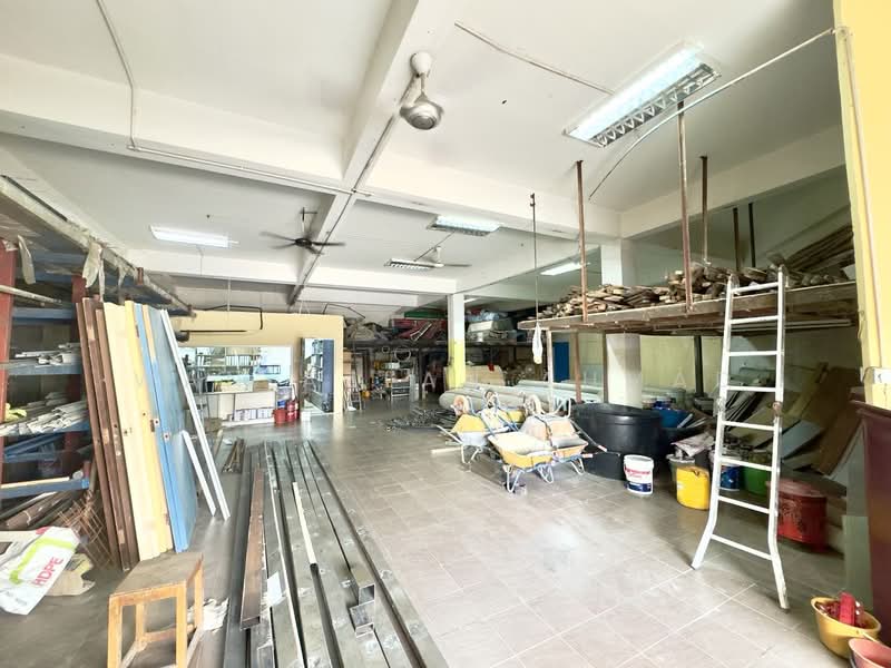 Shop / Office for Sale in Klang (Selangor) - Wan Azlan Ahmad - PropertyGuru.com.my