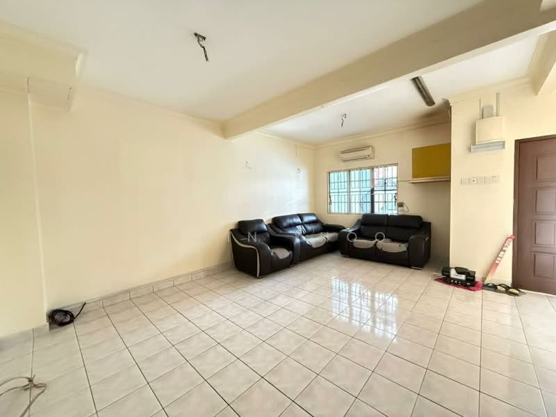 2-storey Terraced House for Sale in Sungai Buloh (Selangor) - Levin Khoo - Living Room - PropertyGuru.com.my