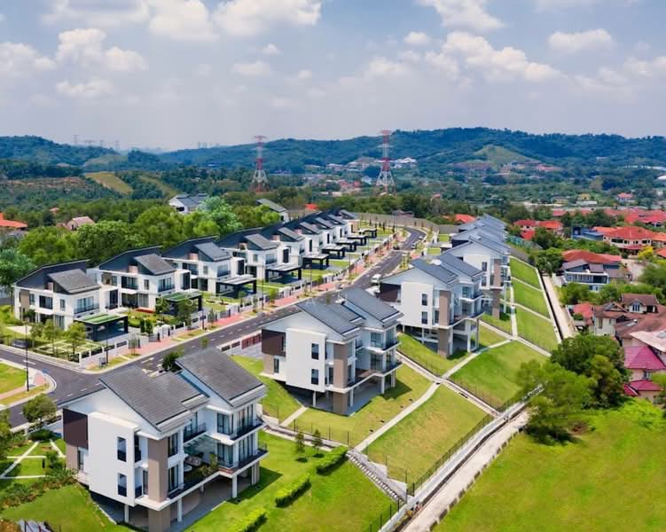 Sebayu Hill Villas @ Bandar Seri Putra untuk Untuk Dijual - RM 3,420,000, Mac 2026 - Exterior - PropertyGuru.com.my