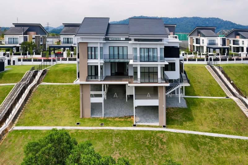 Sebayu Hill Villas @ Bandar Seri Putra untuk Untuk Dijual - RM 3,420,000, Mac 2026 - Exterior - PropertyGuru.com.my