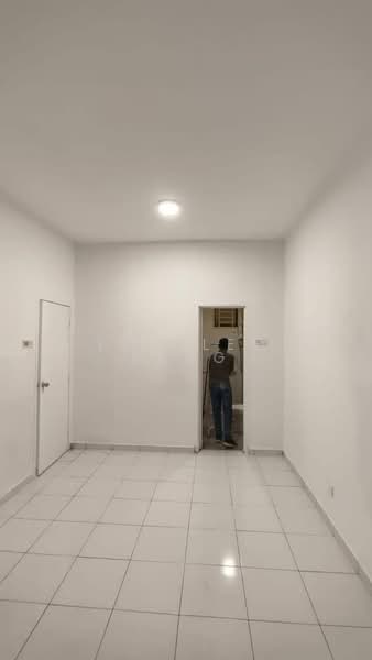 Service Residence for Sale at Jentayu Residensi @ Tampoi - Loh Lee Peng - PropertyGuru.com.my