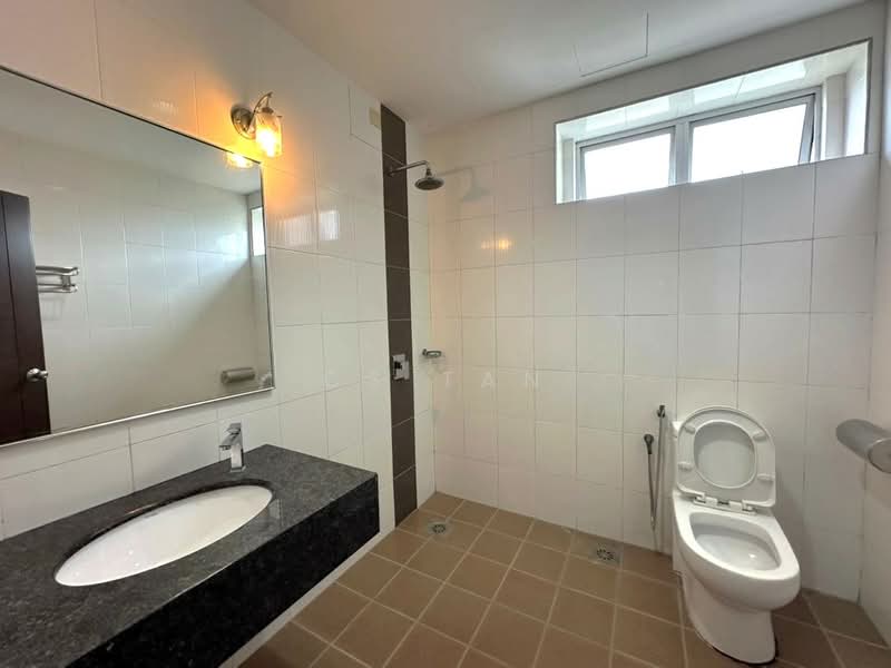 Service Residence for Sale at D'carlton (Residensi Seri Mega) - CS Tan - Bathroom - PropertyGuru.com.my
