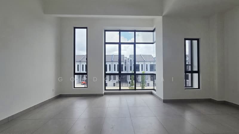 2-storey Terraced House for Sale in Taman Mount Austin (Tebrau) - Gordon Chai - Master Room - PropertyGuru.com.my