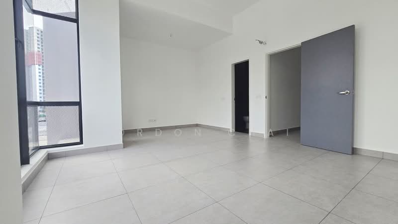 2-storey Terraced House for Sale in Taman Mount Austin (Tebrau) - Gordon Chai - Master Room - PropertyGuru.com.my