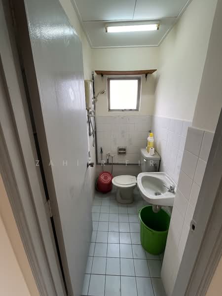 Sri Manja Court untuk Untuk Dijual - RM 420,000, Mac 2026 - Bathroom - PropertyGuru.com.my