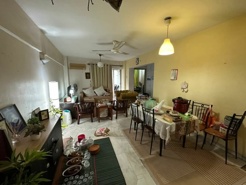 Apartment for Sale at Winner Court B - Jayden Chik - Living Room - PropertyGuru.com.my