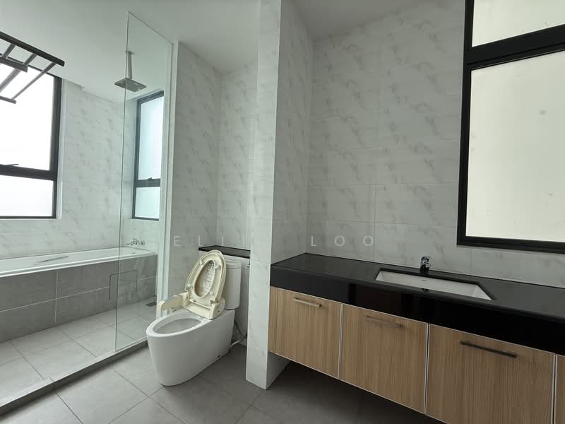 Apartment for Sale at Molek Pine 4 - Eliin Loo - Bathroom - PropertyGuru.com.my