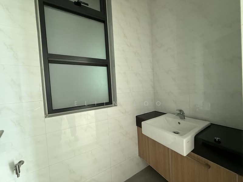Apartment for Sale at Molek Pine 4 - Eliin Loo - Bathroom - PropertyGuru.com.my