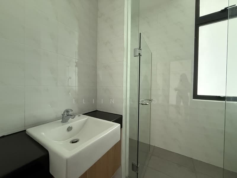 Apartment for Sale at Molek Pine 4 - Eliin Loo - Bathroom - PropertyGuru.com.my
