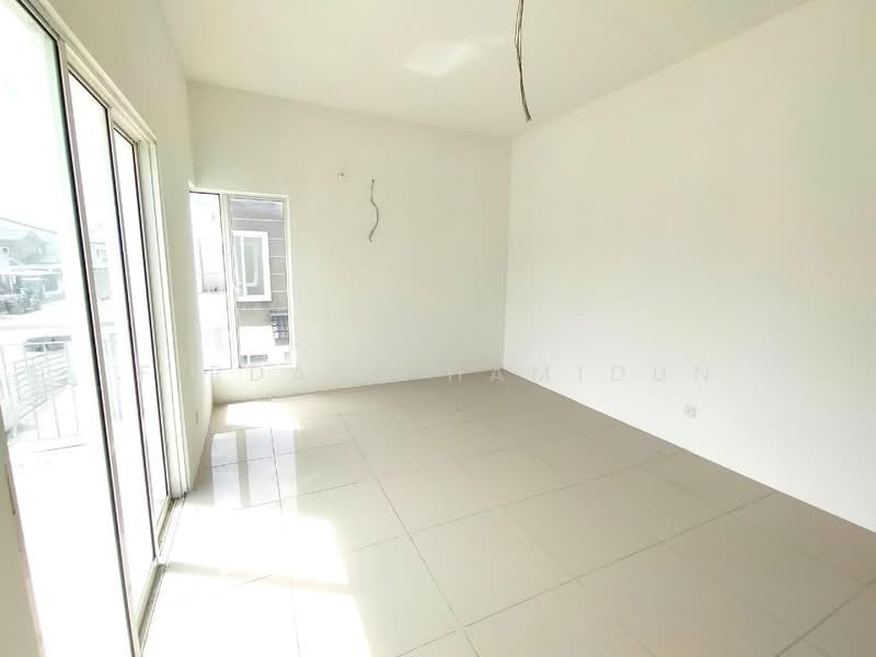 Semi-Detached House for Sale in Sepang (Selangor) - Firdaus Hamidun - PropertyGuru.com.my