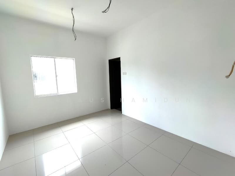 Semi-Detached House for Sale in Sepang (Selangor) - Firdaus Hamidun - PropertyGuru.com.my