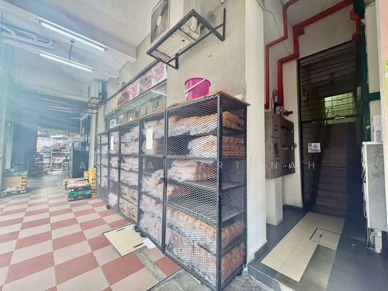 Apartment for Sale at Pusat Komersial Seksyen 7 - Sariza Hartanah - Entrance - PropertyGuru.com.my