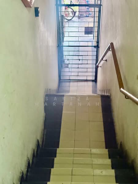 Apartment for Sale at Pusat Komersial Seksyen 7 - Sariza Hartanah - Corridor - PropertyGuru.com.my