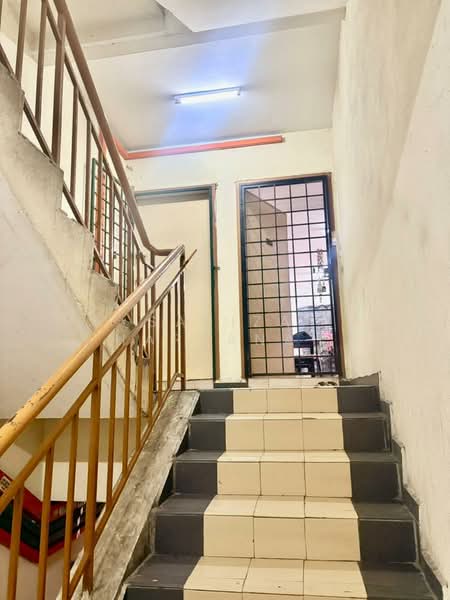 Apartment for Sale at Pusat Komersial Seksyen 7 - Sariza Hartanah - Corridor - PropertyGuru.com.my