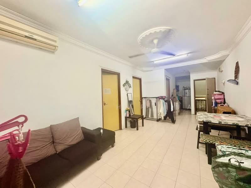 Apartment for Sale at Pusat Komersial Seksyen 7 - Sariza Hartanah - Living Room - PropertyGuru.com.my