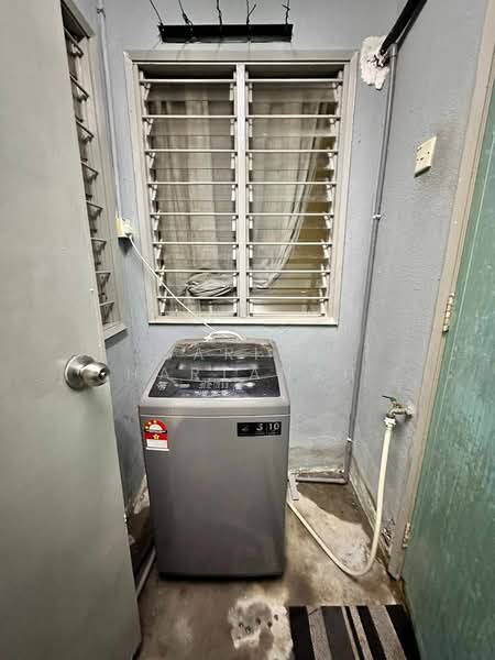 Apartment for Sale at Pusat Komersial Seksyen 7 - Sariza Hartanah - PropertyGuru.com.my