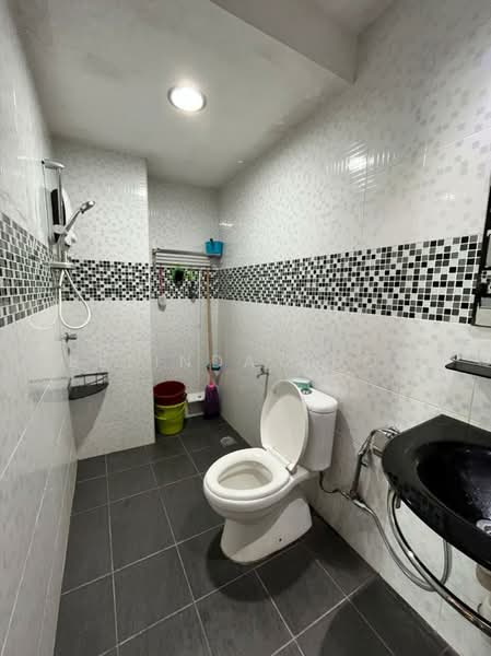 Apartment for Sale at Lake View Suites - Belinda Choo - Bathroom - PropertyGuru.com.my