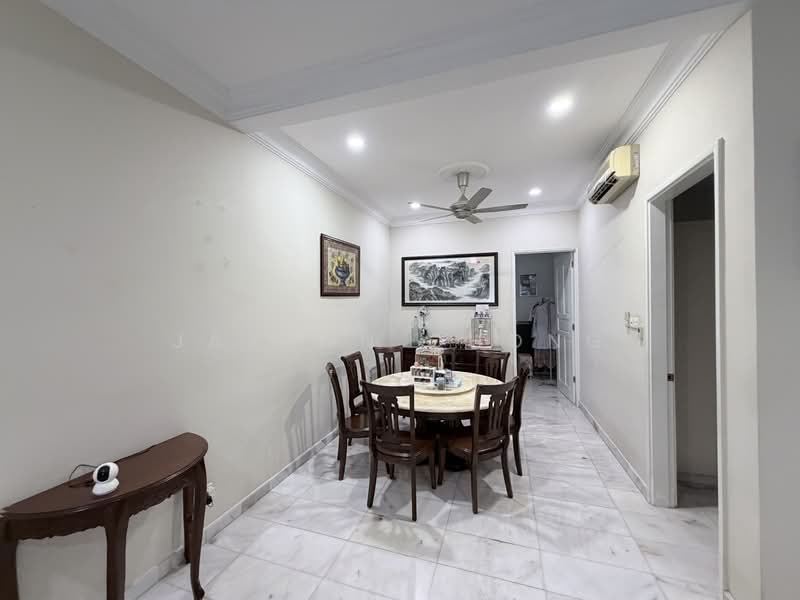 3-storey Terraced House for Sale in Taman Esplanad (Bukit Jalil) - Jayson chong - Dining Room - PropertyGuru.com.my