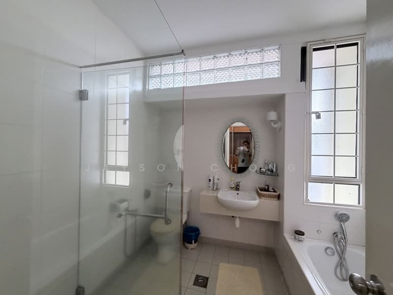 3-storey Terraced House for Sale in Taman Esplanad (Bukit Jalil) - Jayson chong - Bathroom - PropertyGuru.com.my