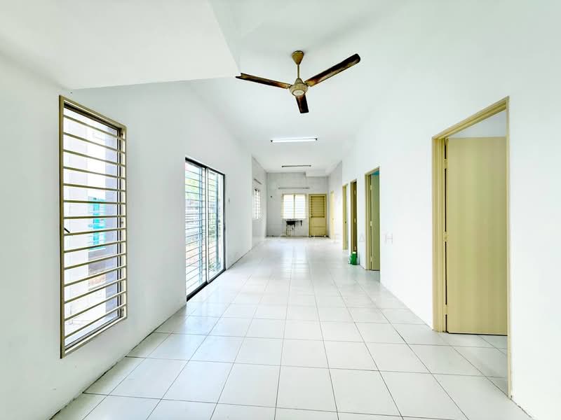 Townhouse for Sale in Taman Putra Perdana (Puchong) - Nana Cheah - Corridor - PropertyGuru.com.my