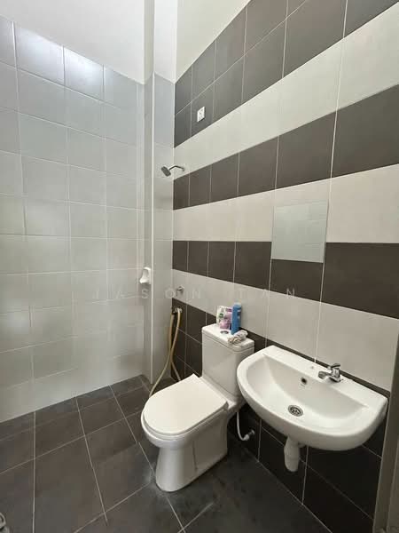 1-storey Terraced House for Sale in Bandar Putra (Kulai) - Jason Tan - Bathroom - PropertyGuru.com.my