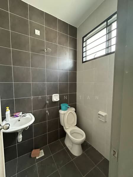 1-storey Terraced House for Sale in Bandar Putra (Kulai) - Jason Tan - Bathroom - PropertyGuru.com.my