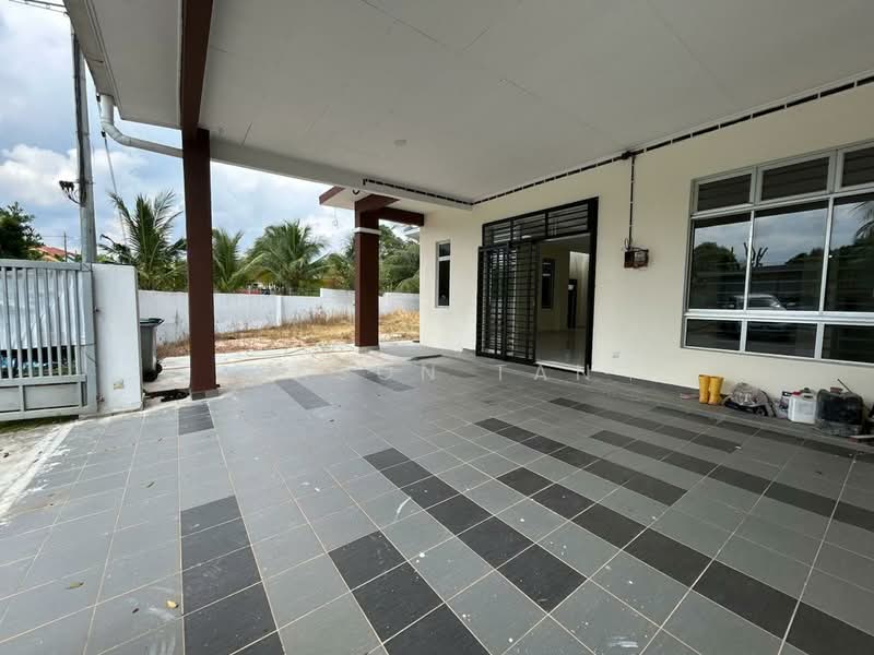 1-storey Terraced House for Sale in Bandar Putra (Kulai) - Jason Tan - Exterior - PropertyGuru.com.my