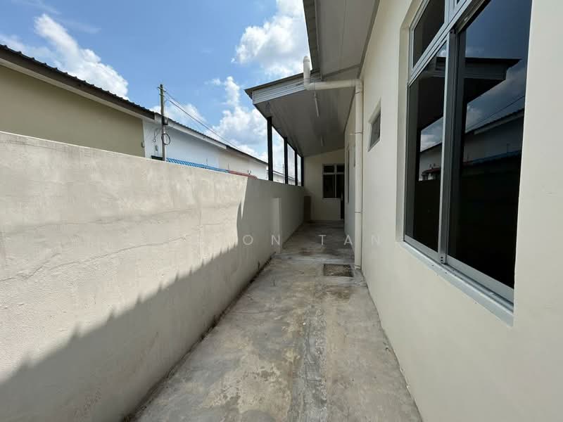 1-storey Terraced House for Sale in Bandar Putra (Kulai) - Jason Tan - Exterior - PropertyGuru.com.my