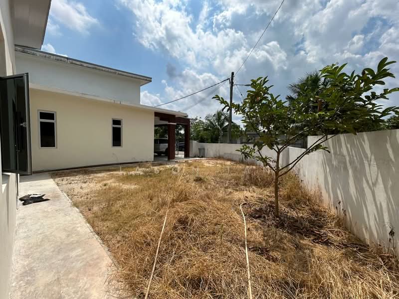 1-storey Terraced House for Sale in Bandar Putra (Kulai) - Jason Tan - Exterior - PropertyGuru.com.my