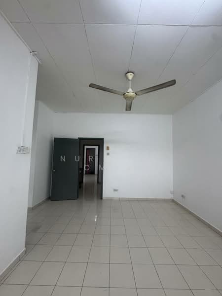 2-storey Terraced House for Sale in Bandar Puteri Klang (Klang) - Nur Alia Omar - Living Room - PropertyGuru.com.my